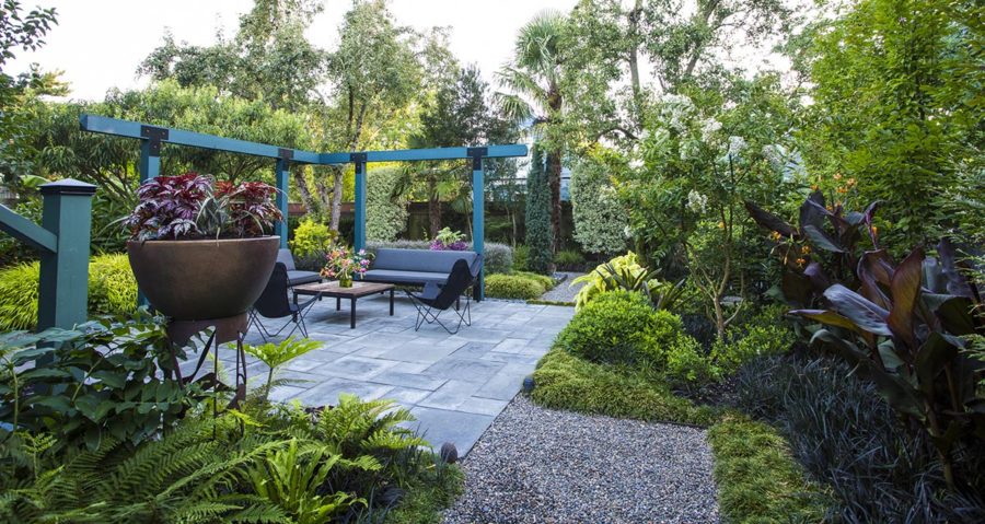 Lillyvilla Gardens - Hardscaping